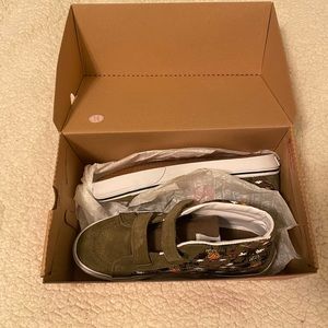 NEW in box Vans Sk8-Mid Reissue V Dineapple, Size 7 (Eur 39)